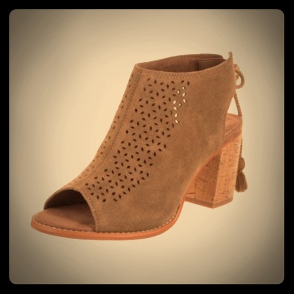 💥BEST PRICE on posh💥 TOM’s Elba booties.NIB blue - Picture 3 of 8